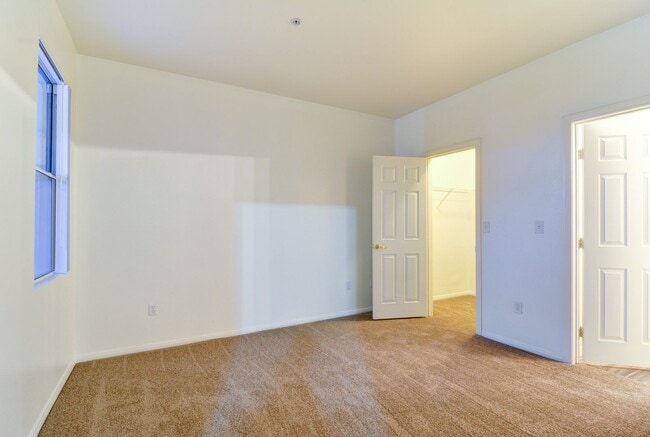 Building Photo - 6955 N Durango Dr