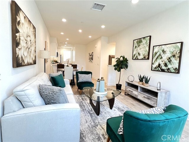 Building Photo - 45 Sanctuary Ln