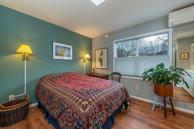Building Photo - West Asheville Rental! Co-housing Development