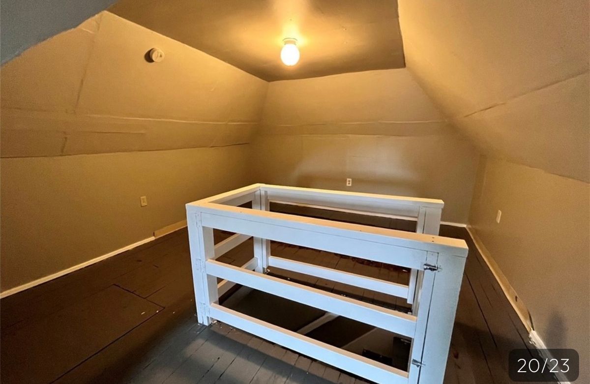 Building Photo - 1100 10th St