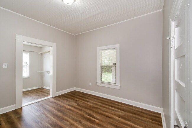 Building Photo - 6526 Perry St