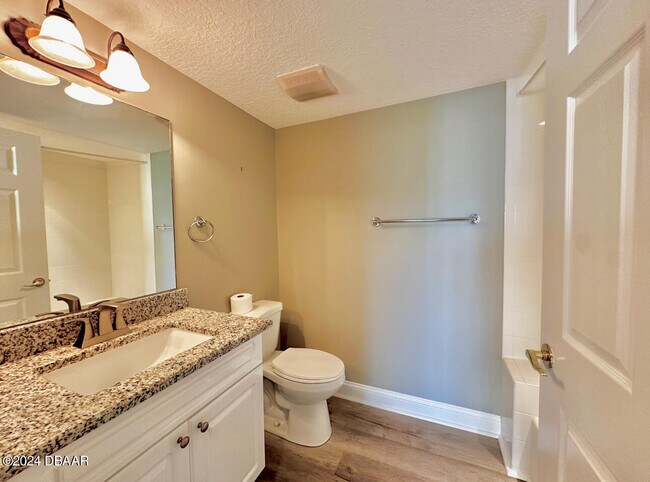 Building Photo - 4670 Links Village Dr