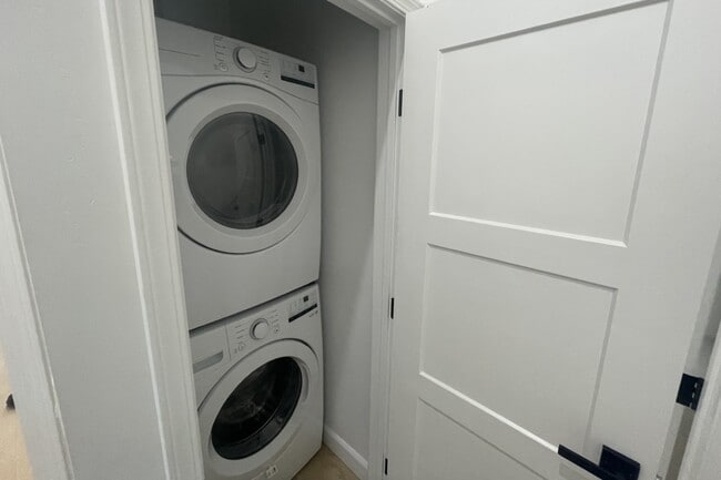 Building Photo - 58 E Prospect St