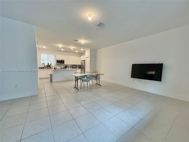 Building Photo - 4654 NW 83rd Pkwy