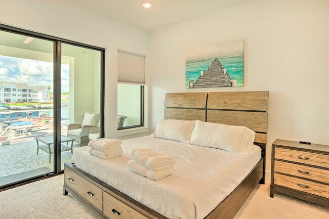 Building Photo - 15310 TX-105