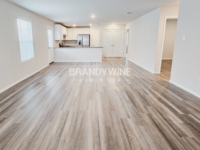 Building Photo - 7014 Winding Shelf