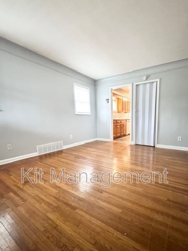 Building Photo - 4631 Burnham Ave