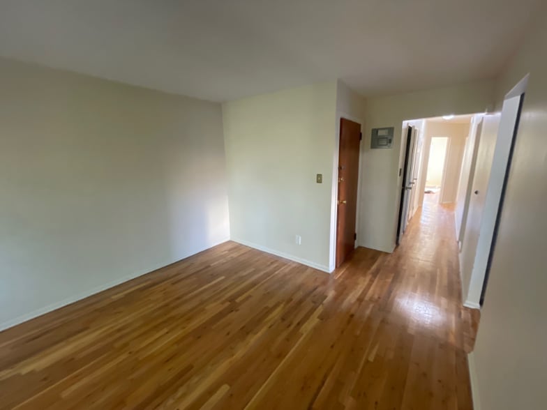 Building Photo - 72 Paerdegat 2nd St