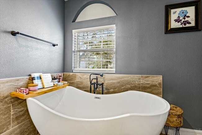 Building Photo - 3715 Avenue O 1/2