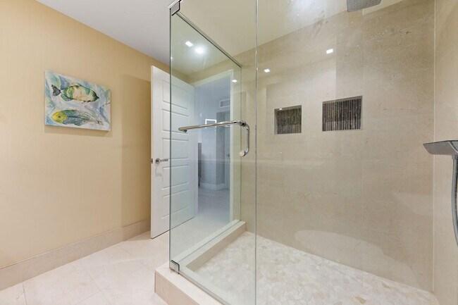 Building Photo - 4280 Galt Ocean Dr