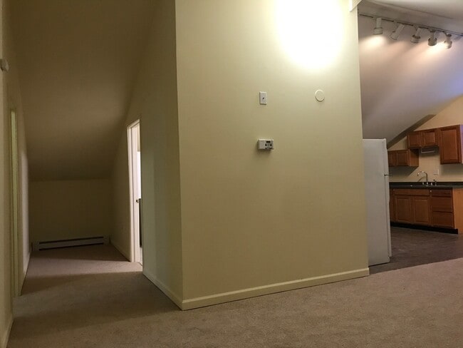 Building Photo - 147 Hunt Ct