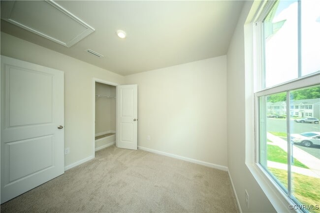 Building Photo - 1121 Canterbury Rdg Rd