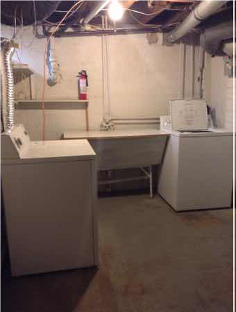 Building Photo - 3 Bedroom, 1.5 bath Home, Available: July 2027!