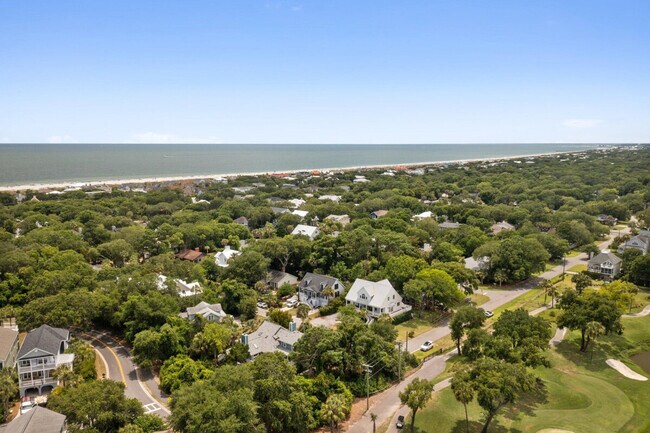Building Photo - 1 Live Oak Dr