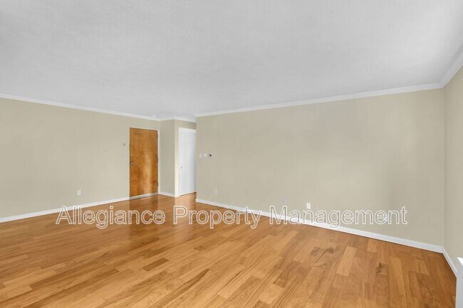 Building Photo - 5111 8th Rd S