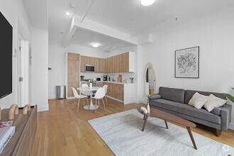 Building Photo - 517 W 45th St