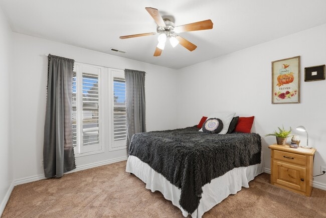 Building Photo - 5957 S Sultan Cir