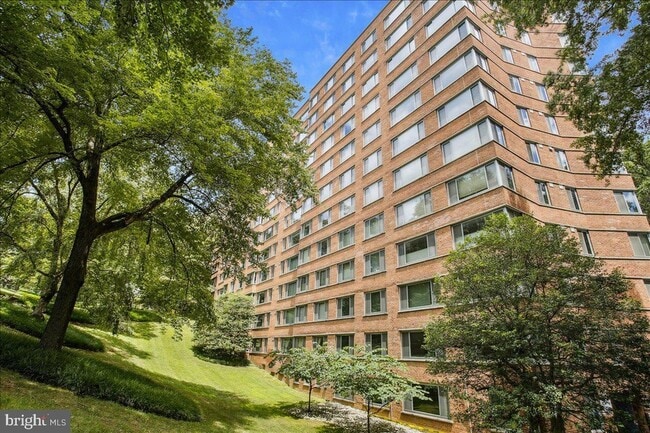 Building Photo - 4200 Cathedral Ave NW