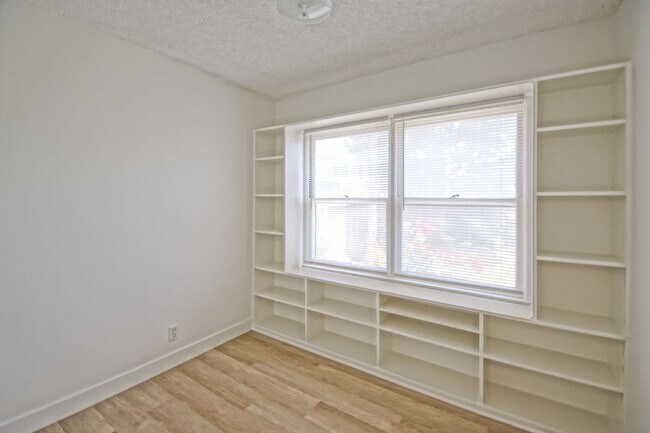Building Photo - 5512 Wiseburn St