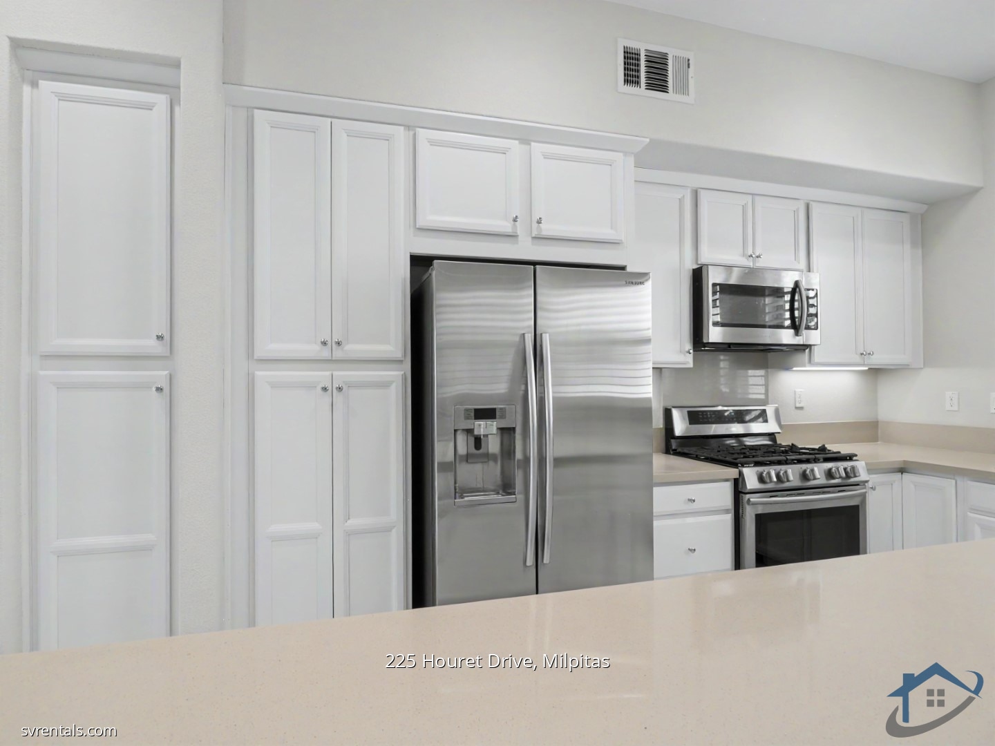 Building Photo - 225 Houret Dr