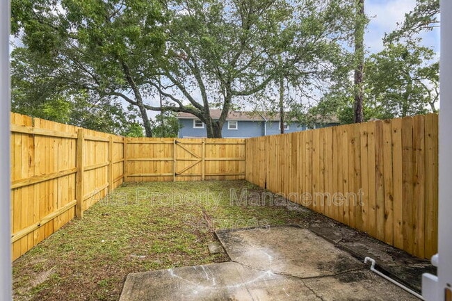 Building Photo - 11357 Bedford Oaks Dr