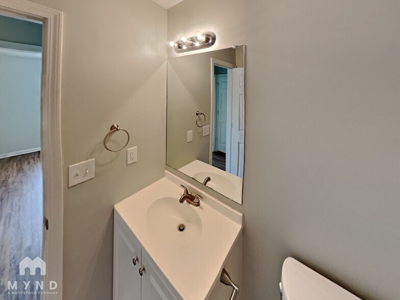 Building Photo - 5511 Windy Valley Dr