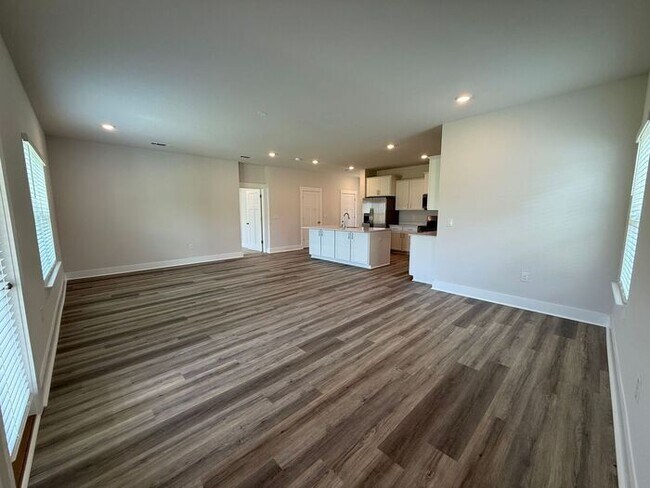 Building Photo - Gulf Breeze - Deer Ridge Crossing - 4 bedroom, 2.5 bathroom - New Construction