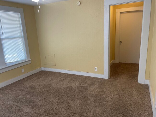 Building Photo - Two Bedroom Two Bathroom Home w/ a BONUS Room