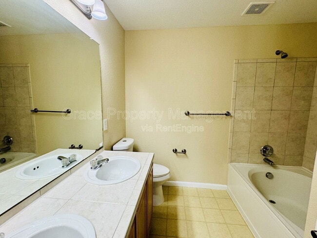 Building Photo - 12616 Julian Point