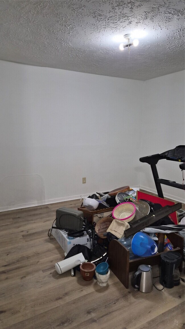 Building Photo - 8316 Beechnut St