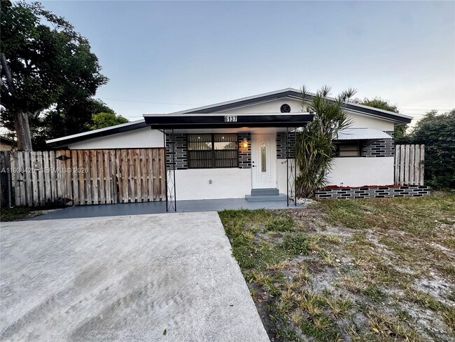 Building Photo - 6137 Dewey St