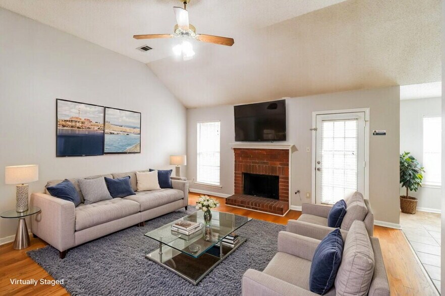 Building Photo - 9309 Garden Woods Cove