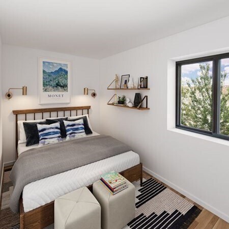 Building Photo - 879 E 4th St