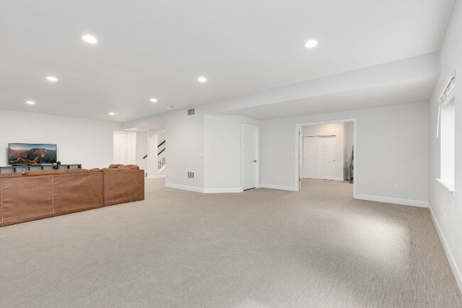 Building Photo - 892 Sundown Way
