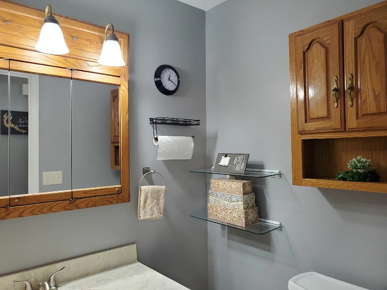 Building Photo - 807 S Walnut St