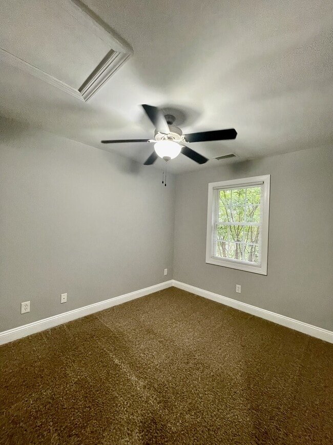 Building Photo - 518 Capstone Dr