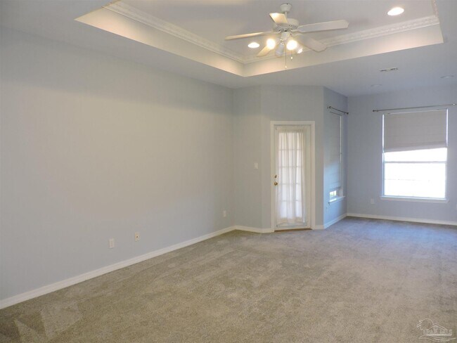 Building Photo - 4986 Vizcaya Dr