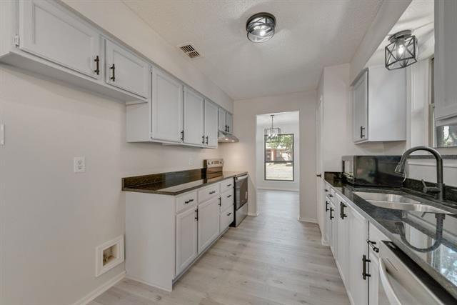 Building Photo - 3510 Jonquil Ln