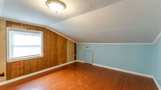 Building Photo - 3 Bedroom 1.5 Bath House in Hobcaw Point -...