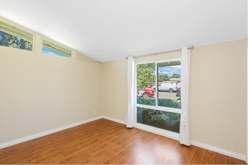 Building Photo - 526 N Emerald Dr