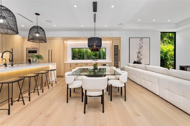 Building Photo - 4024 Bonita Ave