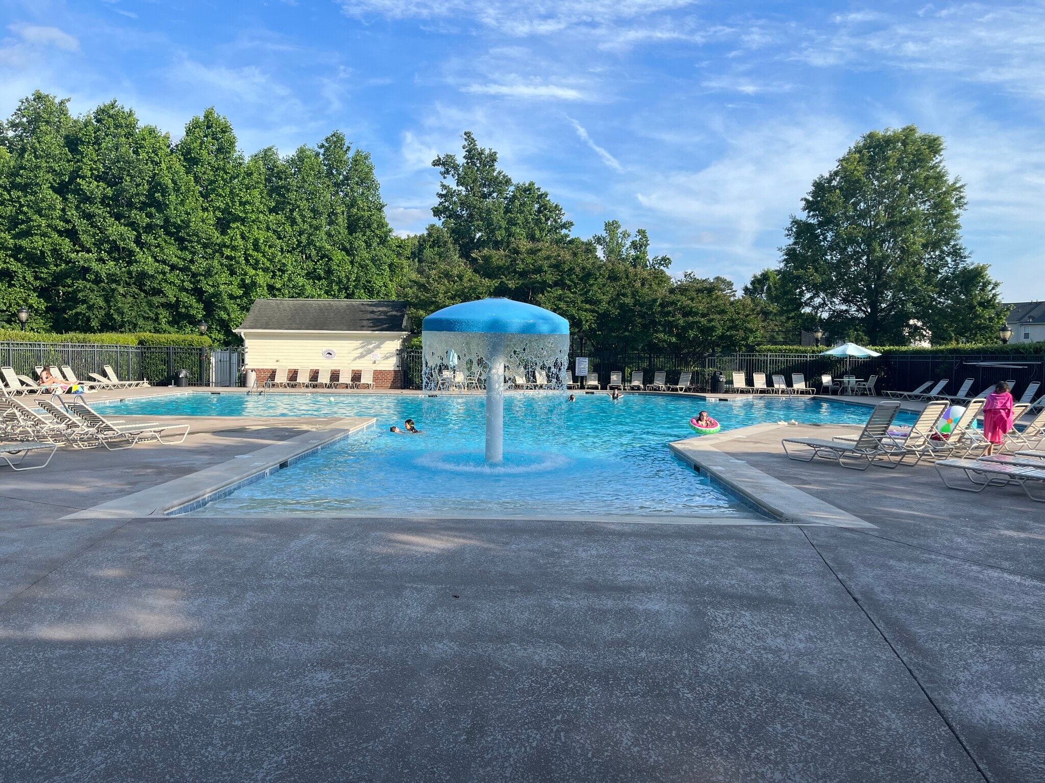 Building Photo - 16213 Peachmont Dr