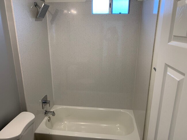 Building Photo - Beautifully Remodeled 3BR/1BA Home in Prime San Pablo Location