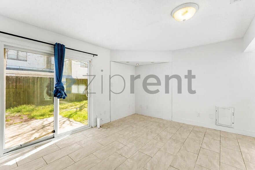 Building Photo - 182 Bent Arrow Dr