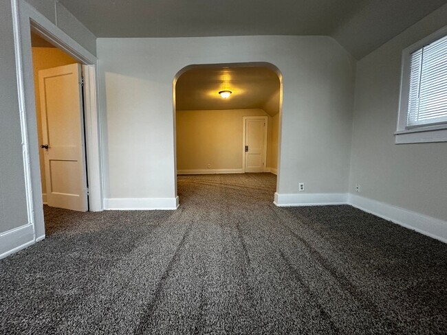 Building Photo - 1020 Berner St