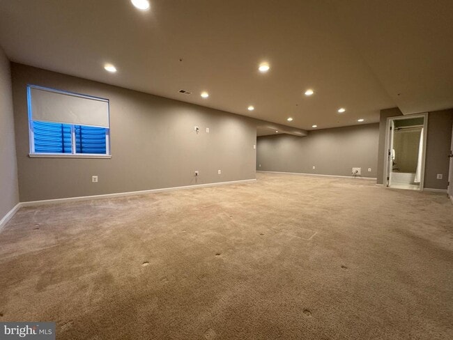 Building Photo - 14032 Godwit St