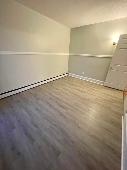 Building Photo - 93 Hungerford St