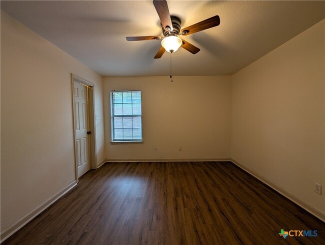Building Photo - 1134 Misty Acres Dr