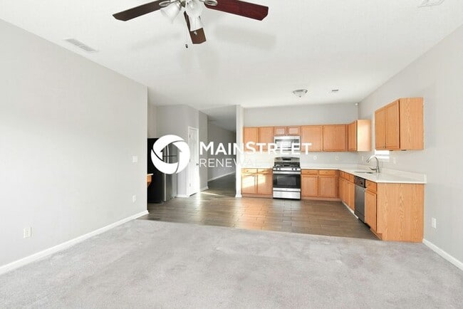 Building Photo - 4 Bedroom Pet-Friendly Home in Stockbridge, GA with Main Street Renewal
