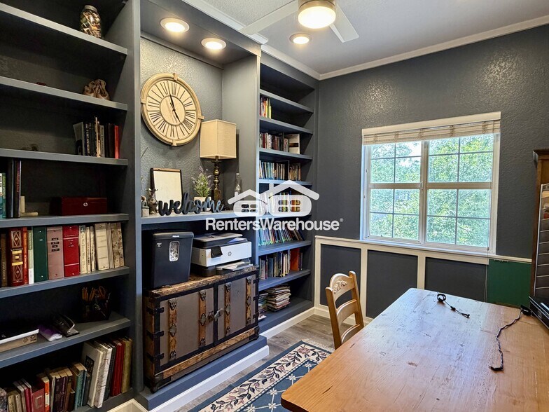 Building Photo - 11260 Jersey Way